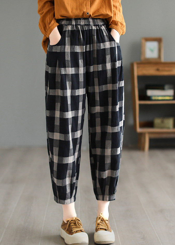 Effortlessly Elegant Pants with a Timeless Design