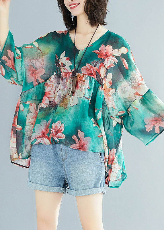 Effortlessly Elegant Top with a Timeless Design