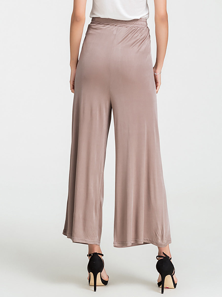 Gracefully Styled Pants for Any Occasion