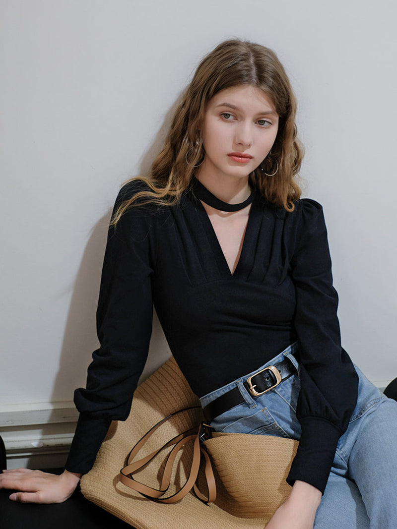 Classic Vintage Blouse with a Flattering Fit