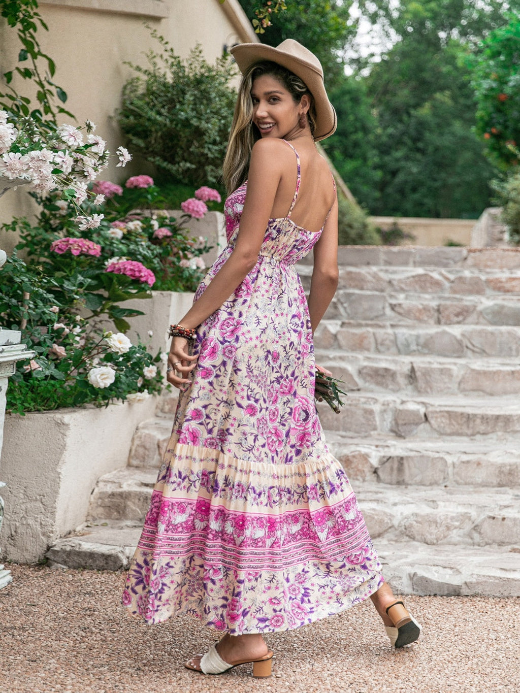 Classic Vintage Dress with a Flattering Fit