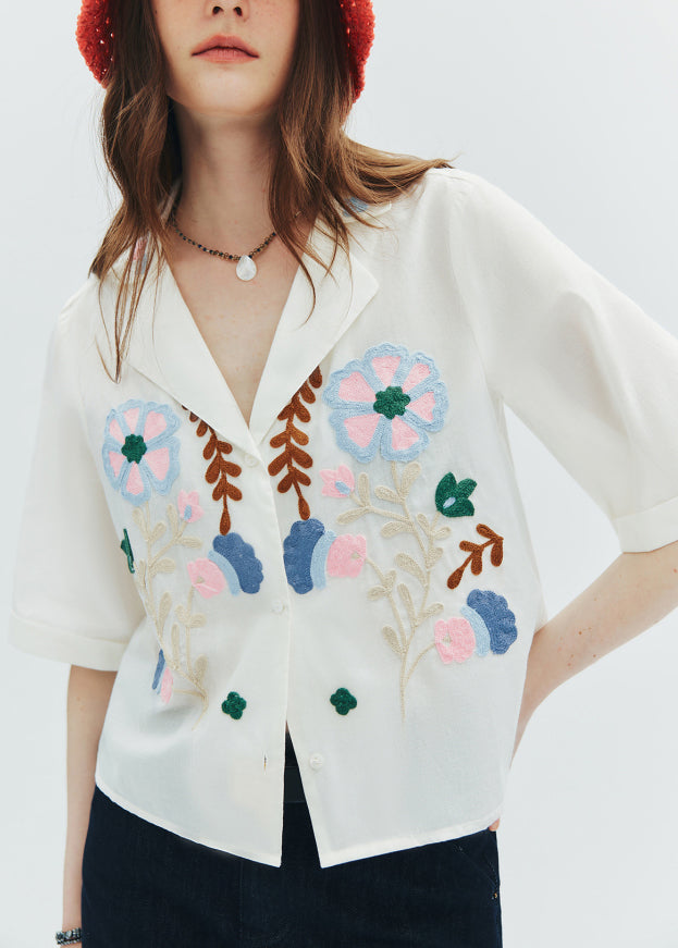 Effortlessly Elegant Top with a Timeless Design