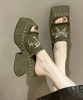 Graceful Orthopedic Sandals for Modern Look