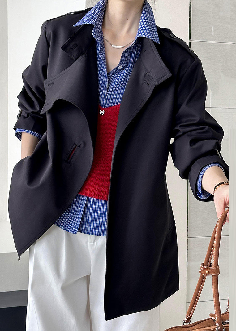 Well Tailored Coat with a Graceful Silhouette