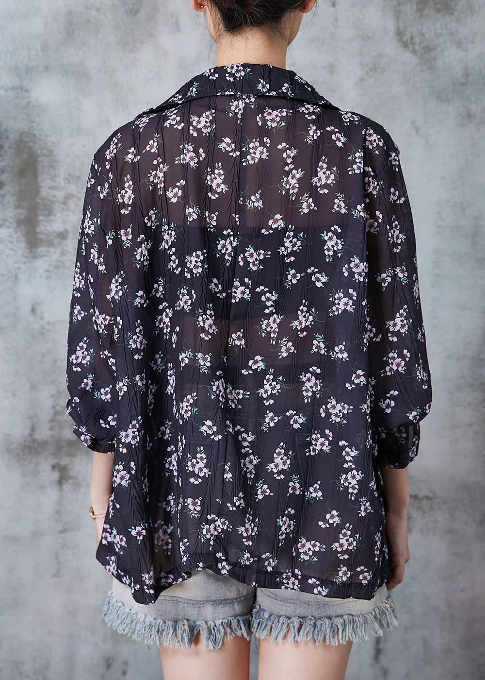 Well Tailored Jacket with a Graceful Silhouette