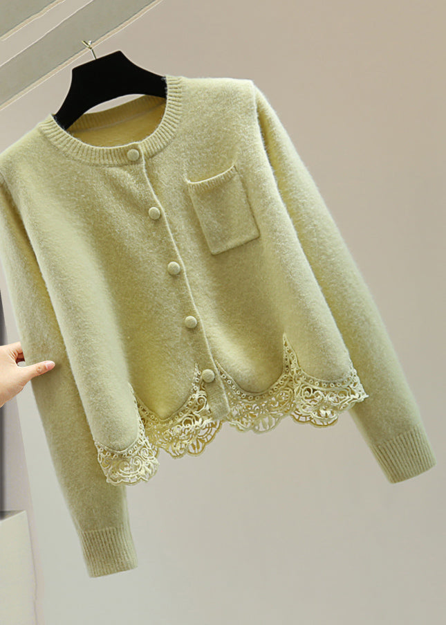 Classic Vintage Sweater with a Flattering Fit