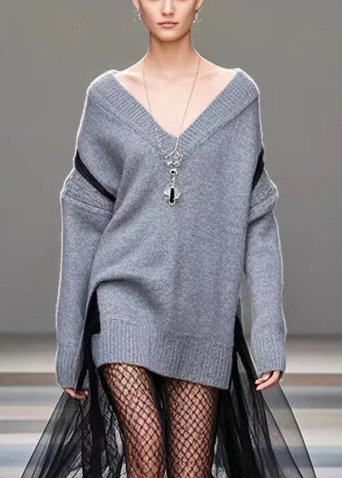 Well Tailored Sweater with a Graceful Silhouette