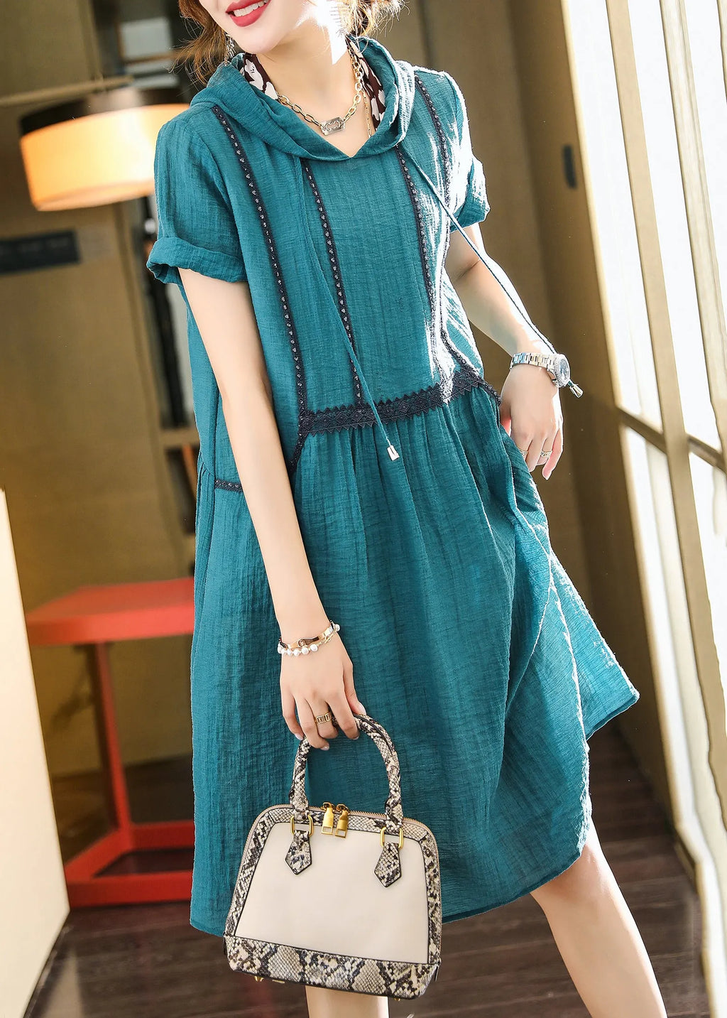Classic Vintage & Enduringly Stylish Dress