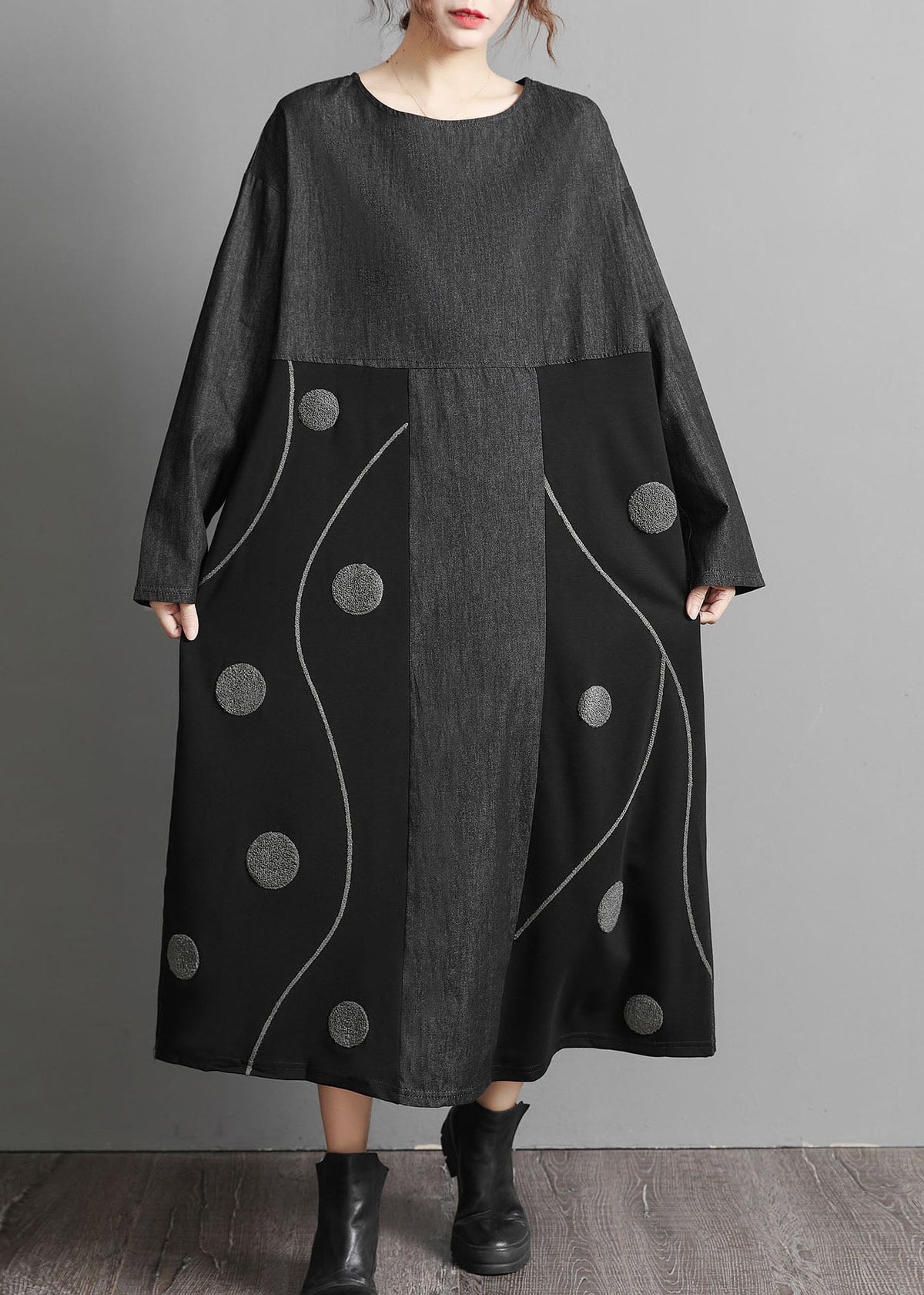 Effortlessly Elegant Dress with a Timeless Design
