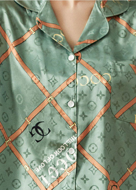 Casually Elegant Garment with a Refined Edge