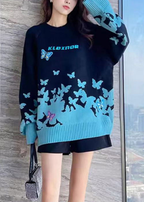 Classic Vintage Sweater with a Flattering Fit