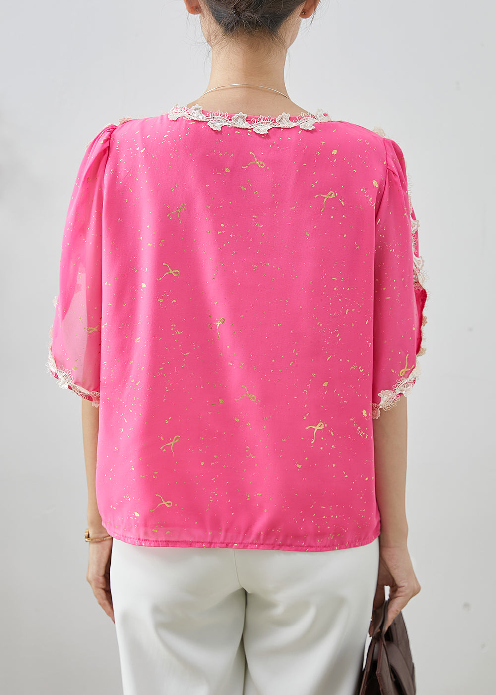 Effortlessly Elegant Top with a Timeless Design