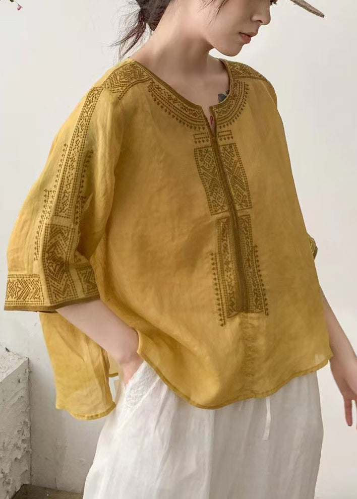 Classic Vintage Shirt with a Flattering Fit