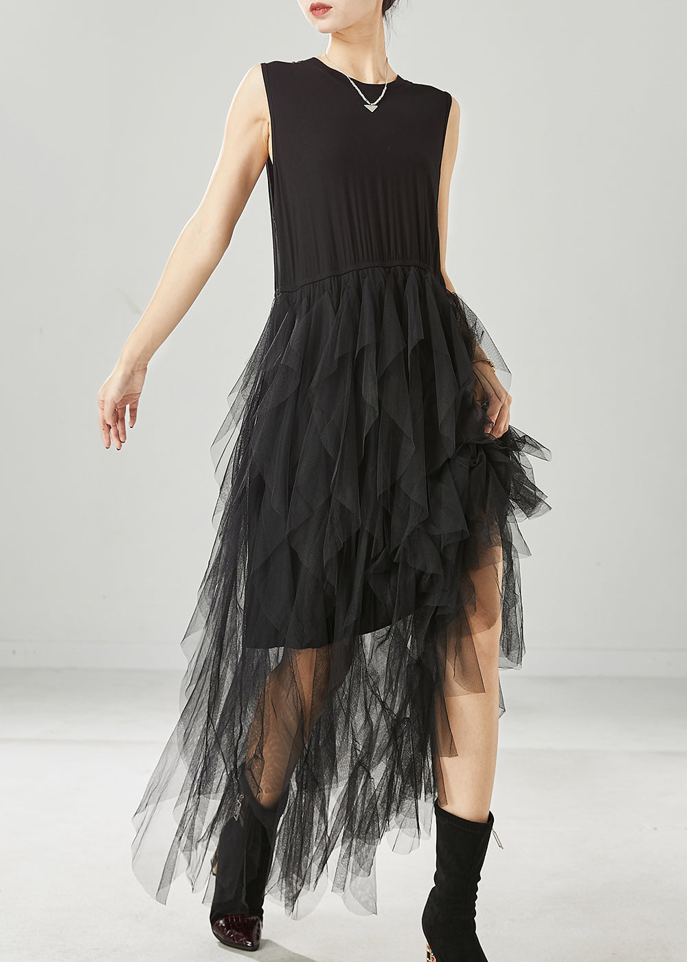 Well Tailored Dress with a Graceful Silhouette