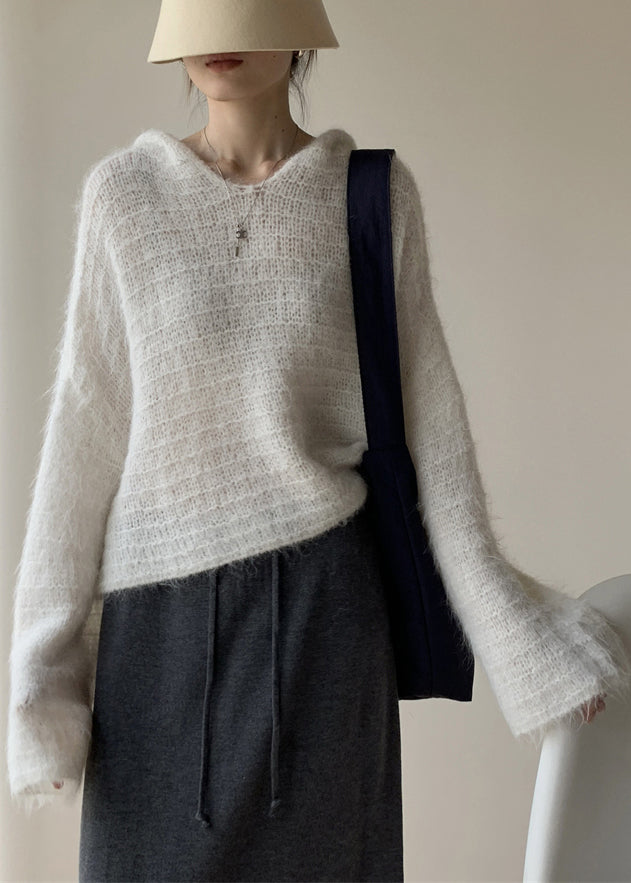 Effortlessly Elegant Sweater with a Timeless Design