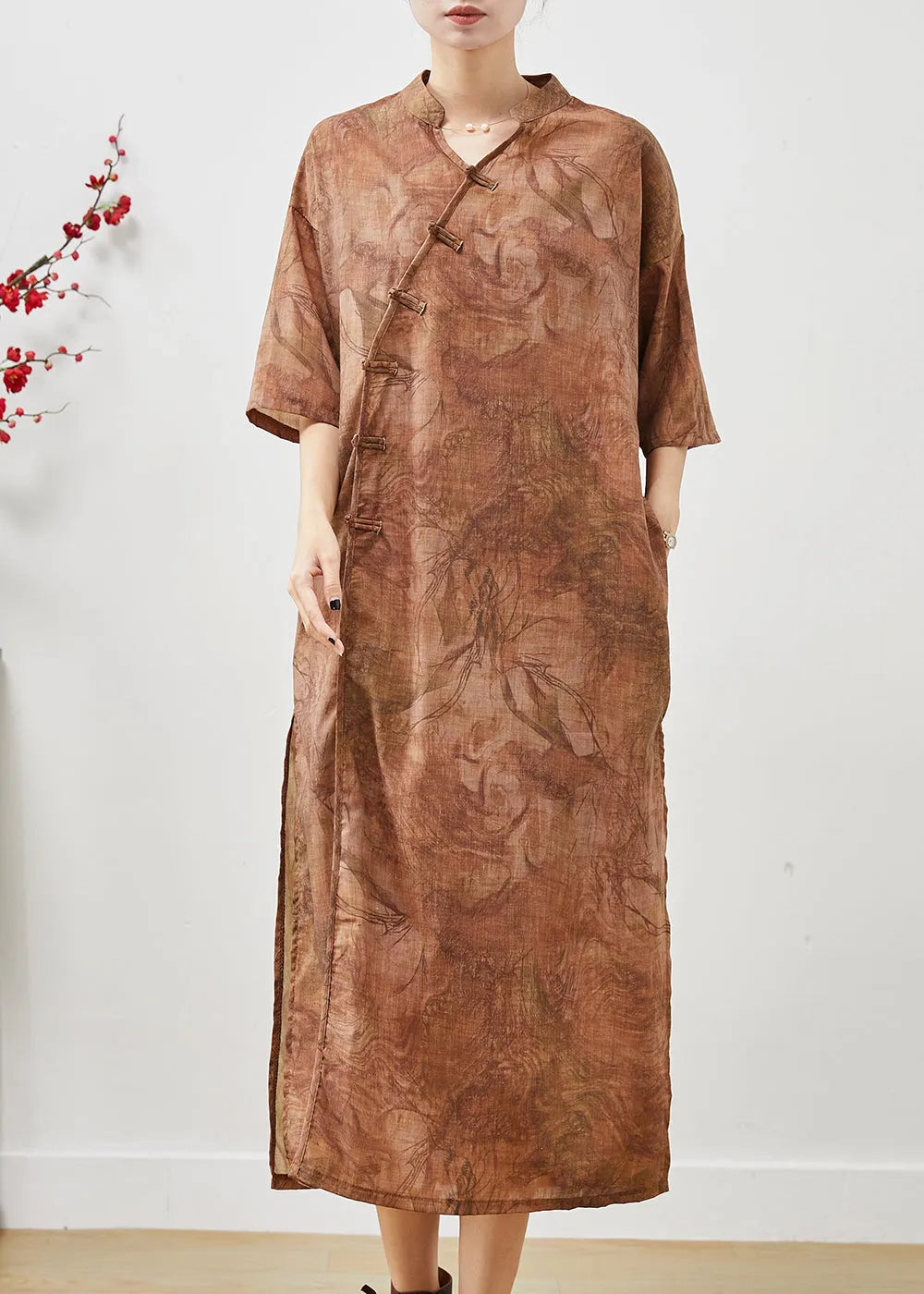 Well Tailored Dress with a Graceful Silhouette