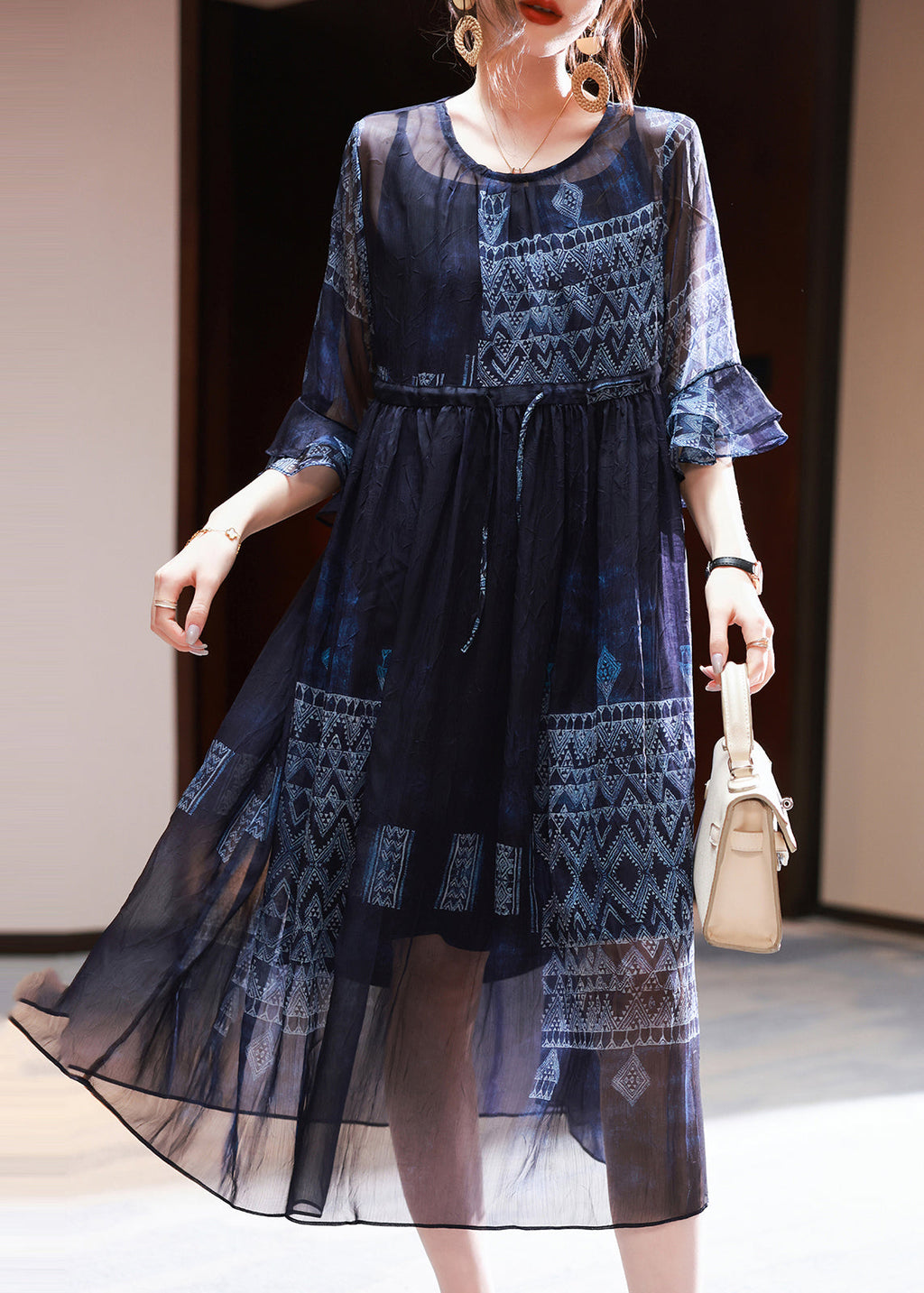 Well Tailored Dress with a Graceful Silhouette