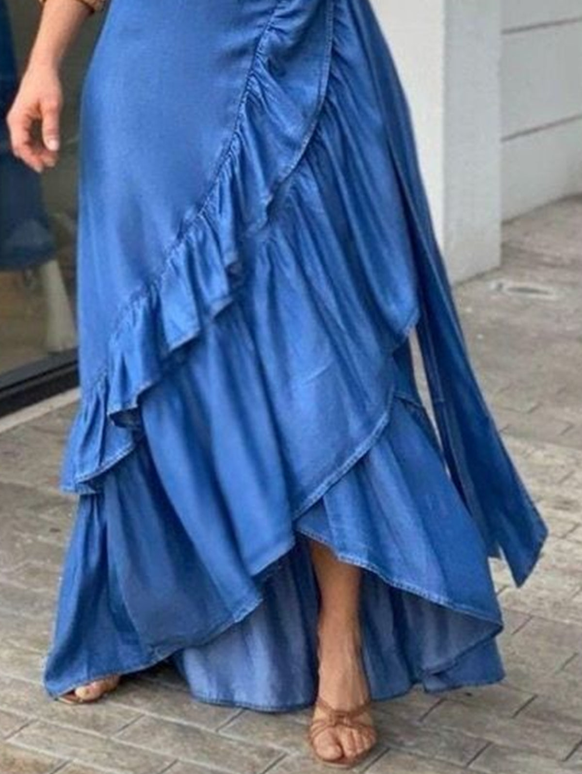 Gracefully Styled Garment for Any Occasion