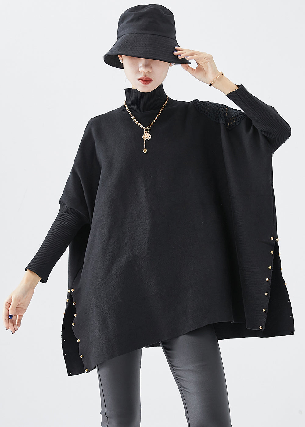 Well Tailored Top with a Graceful Silhouette