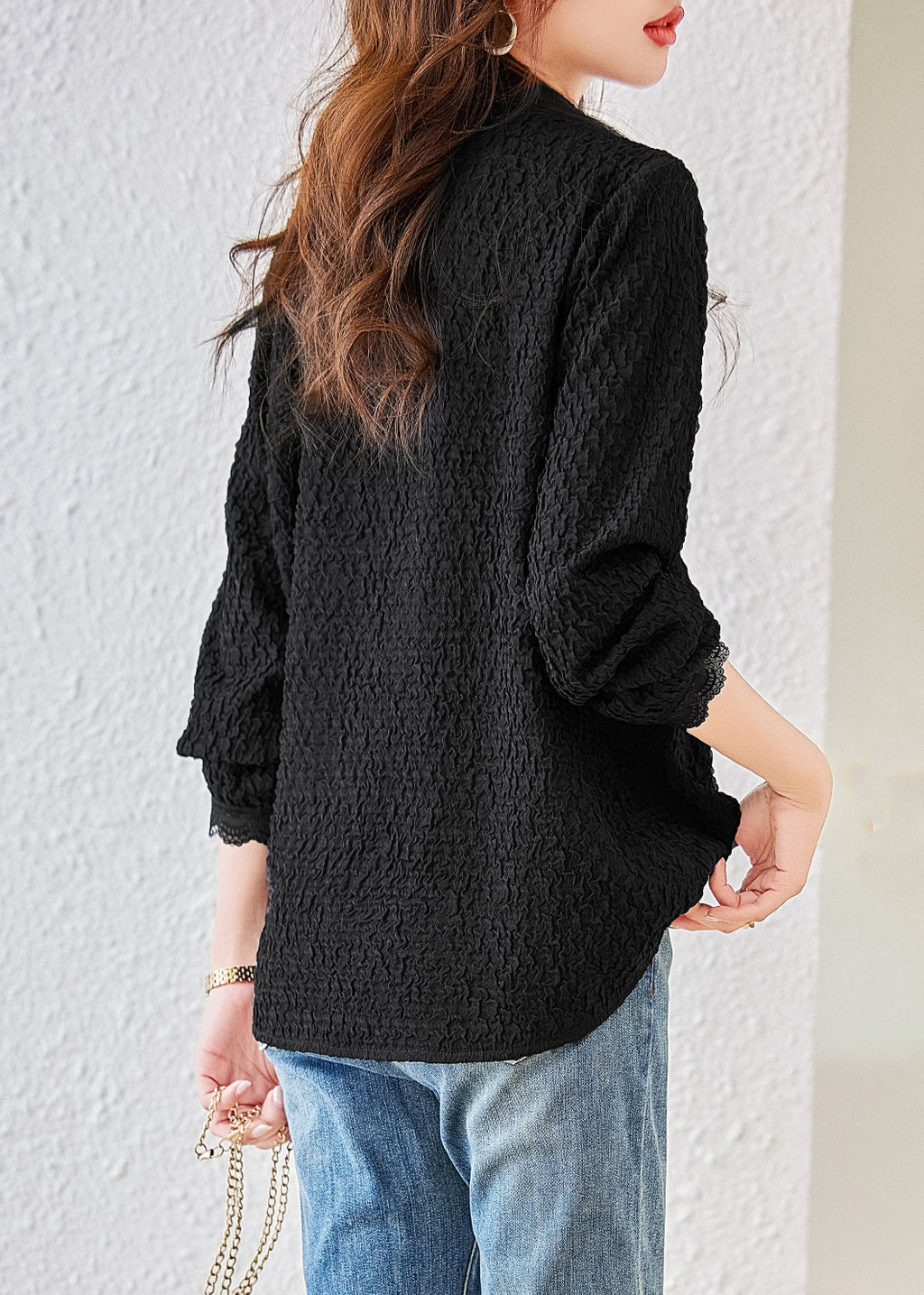Beautifully Finished Top in a Timeless Design